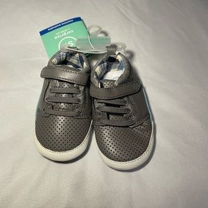 Stride Rite baby shoes size 6-12month